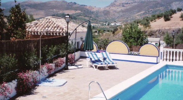 Rustic House With Swimming Pool, Beautifully Situated in Priego de Còrdoba, Забронировать Отель Приего-де-Кордова 