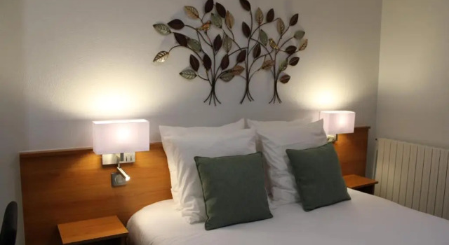 Номер Standard Hotel De Paris Jaligny