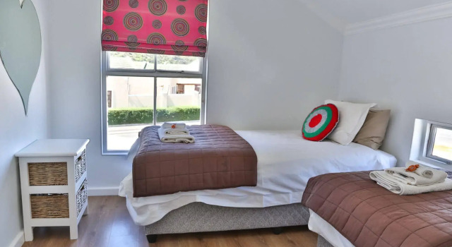 Abington Manor - Fish Hoek Guesthouse, Забронировать Отель Отели Фисхук с бассейном, рядом с Fish Hoek Railway Station, Бассейн