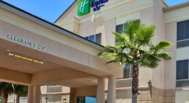 Люкс c 1 комнатой Holiday Inn Express Hotel & Suites San Diego Otay Mesa by IHG