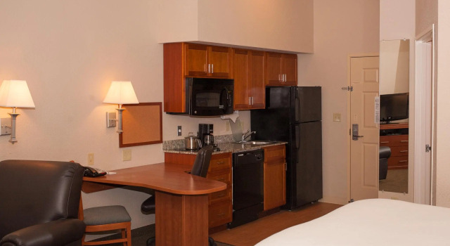 Двухместный люкс Candlewood Suites Logan by IHG