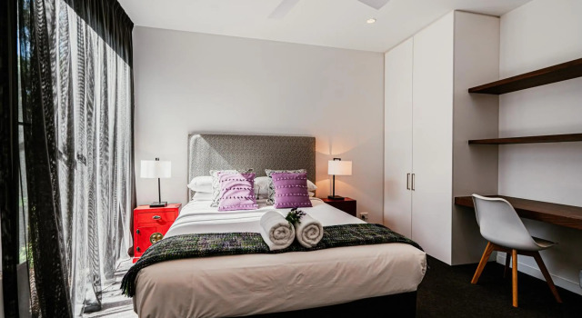 Bohemia, Book Hotel Daylesford 