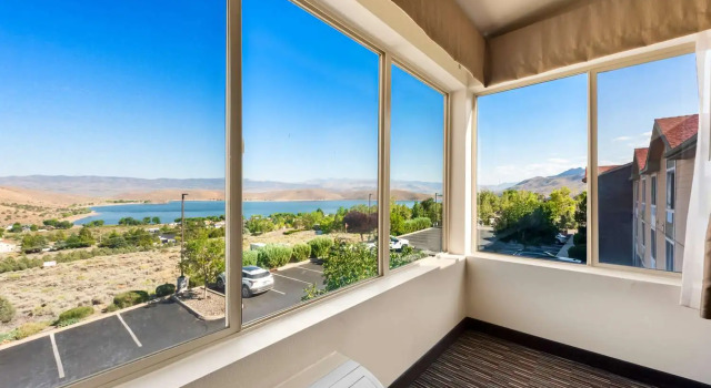 Двухместный номер Standard с панорамным видом Best Western Topaz Lake Inn
