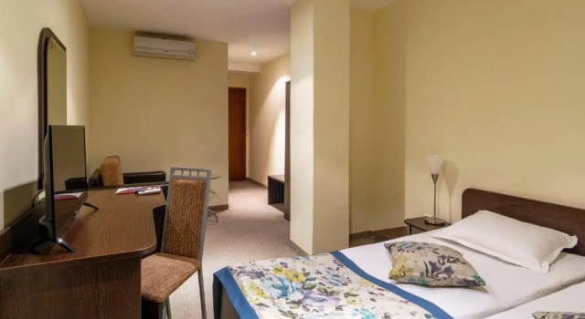 Двухместный номер Economy Plaza Hotel