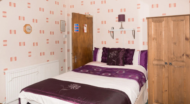 Home and Away Guesthouse, Rezervasyon Otel Merseyside otoparklı oteller, Otopark