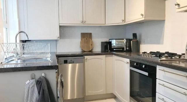 Коттедж Emerson House. Close to Poole Harbour & Town Centre
