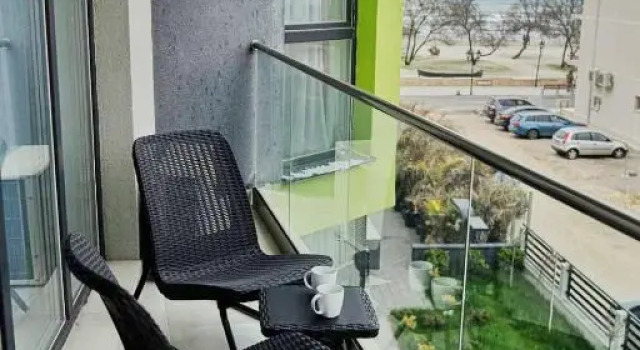 "Adela" 2BR apt - Pool & Spa Beach Resort