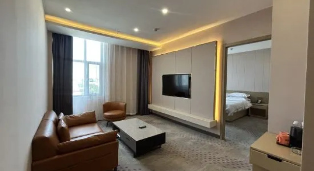 Люкс Deluxe Lavande Hotel (Burqin Youyifeng Road)