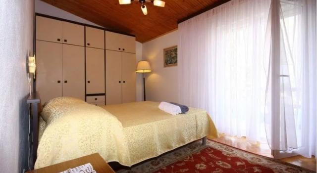 Captivating 3-bedroom Villa in Kanica, Rezerwuj Willa Hotele w Split-Dalmatia County z parkingiem, Parking