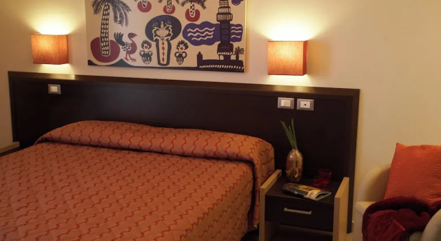 Люкс Ground Floor c 1 комнатой Noha Suite Hotel