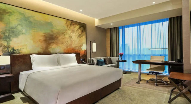 Номер Premium Crowne Plaza Chengdu Wenjiang by IHG