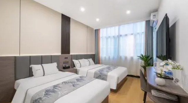 Qishang Hotel (Longmen Grottoes Northwest Service Area Branch), Book Hotel Longmen Henan