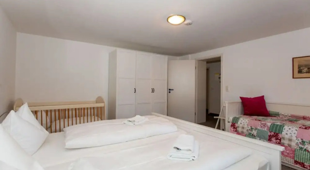 2 Villa Blanck Comfortable Holiday Residence, Забронировать Вилла Отели Мекленбургское поозёрье с парковкой, Парковка