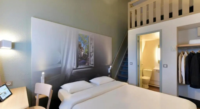 Номер Standard B&B HOTEL Clermont-Ferrand Le Brézet Aéroport