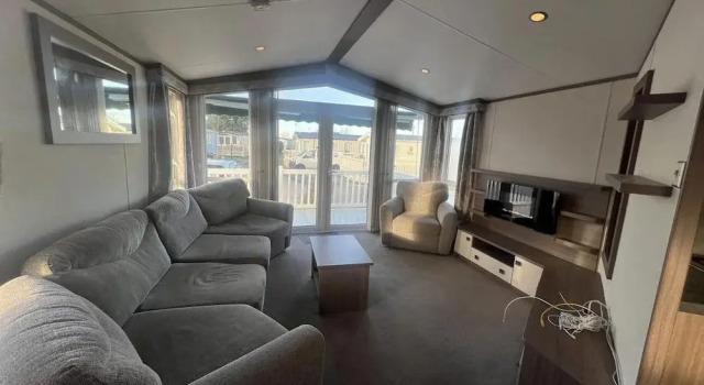 2 bed Platinum-sleeps 6-decking-free Parking