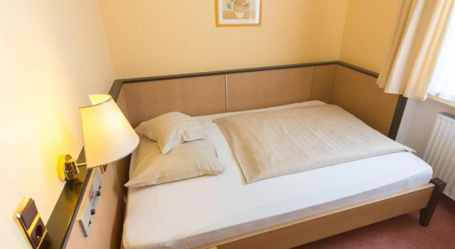 Stadt-gut-Hotel Siegboot, Забронировать Отель Зиген Северный Рейн-Вестфалия