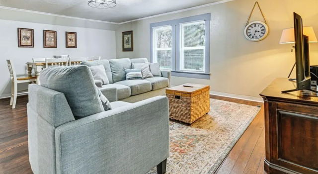 1 Mi to Rogue River: Walkable Grants Pass Retreat, Buchen Sie Ferienwohnung Grants Pass Applegate Valley