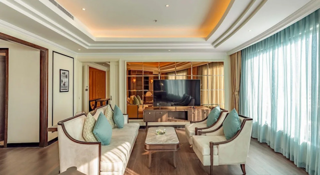 Люкс Presidential Charmant Suites a Boutique Hotel Can Tho