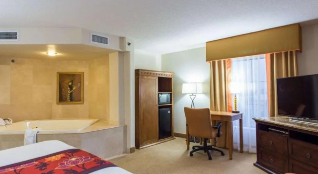 Номер Standard с частичным видом на океан Castillo Real St Augustine Beach,Tapestry Collection Hilton