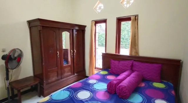 Cama en dormitorio compartido Homestay Pratiwi