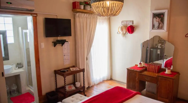 Mirabel Guesthouse
