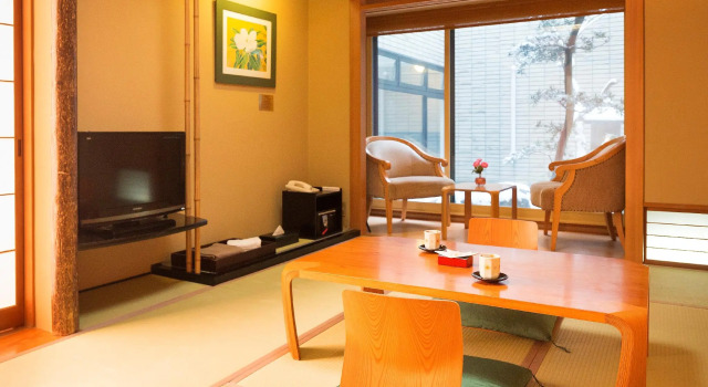 Номер Traditional Japanese Kanazawa Hakuchoro Hotel Sanraku -Natural Hot Spring