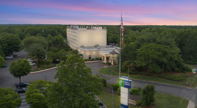 Holiday Inn Express Stony Brook-Long Island, an IHG Hotel, Buchen Sie Hotel Hotels in Long Island mit Parkplatz, Parkplätze