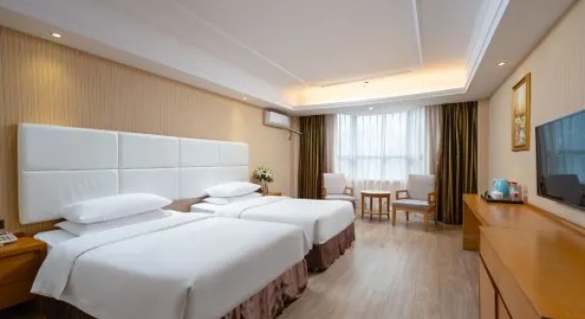 Двухместный номер Deluxe Yicheng Lanbowan Hotspring Holiday Hotel