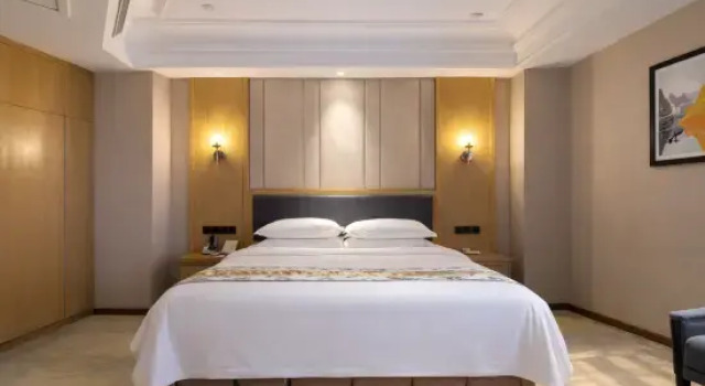 Люкс Falaide International Hotel