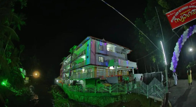 Апартаменты 4 Bed Flat - Sleeps 8 - Pets - Smoking - Parking
