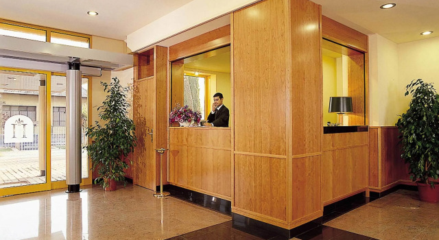 Hotel Tivoli, Reserva ahora Hotel Hoteles en El Lacio con aparcamiento, Aparcamiento