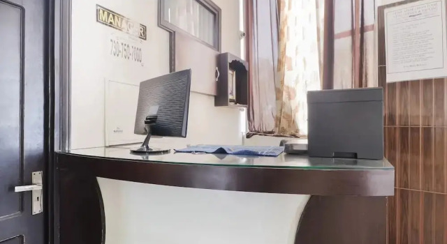 Royal Guest House by OYO Rooms, Rezerwuj Pensjonat Fatehgarh Sahib Punjab