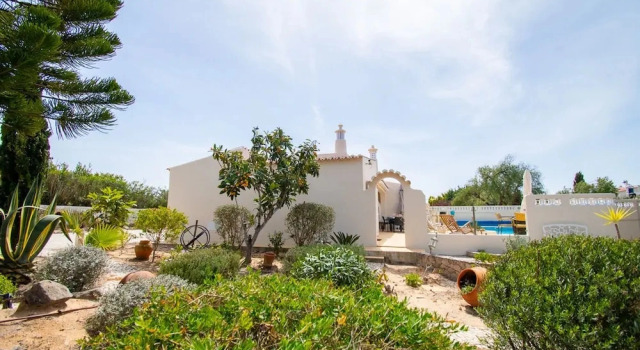 Коттедж 67 adm 3 Bedroom Villa Walking Distance to Carvo