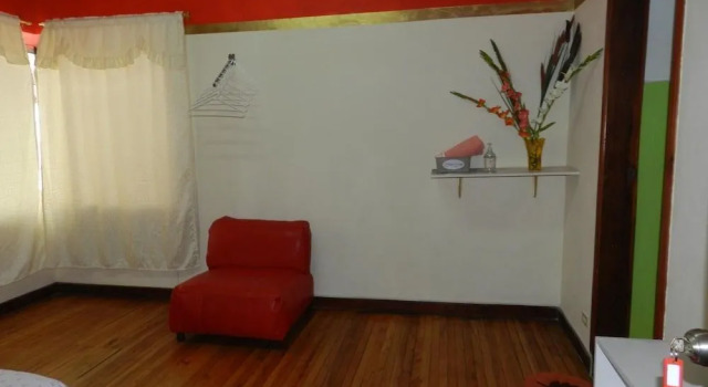 Hostal Mi Sebastian, Забронировать Отель Кито Сьерра, рядом с Del Arbolito Park