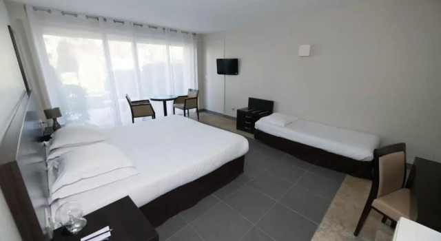 Номер Prestige с видом на сад SOWELL HOTELS Domaine de la Petite Isle