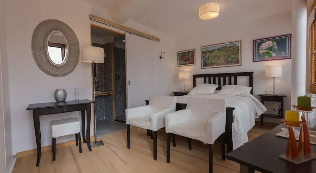 Rincon Naif, Rezervați Hotel Santa Maria la Real de Nieva 