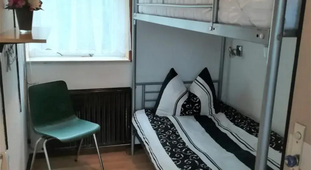 Коттедж Appealing Bungalow With Large Garden
