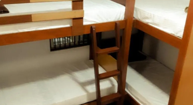 Кровать в общем номере Hotel Al Wesal International