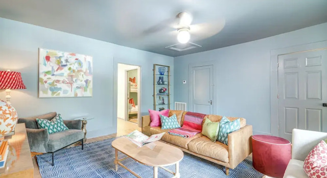 Walk to Bars, Bites + Bands: Bold Athens Getaway!, Buchen Sie Ferienhaus Athens Georgia, in der Nähe von Cobbham Historic District