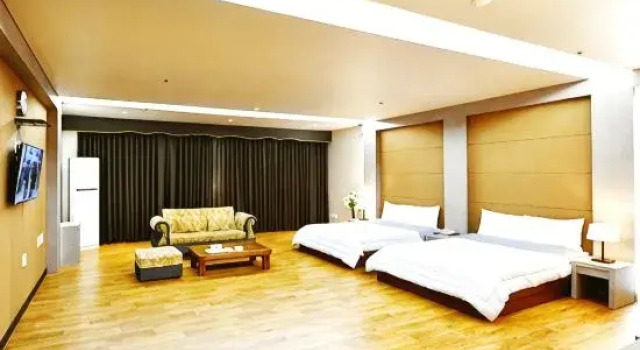 Suite familiar Cosmos Hotel