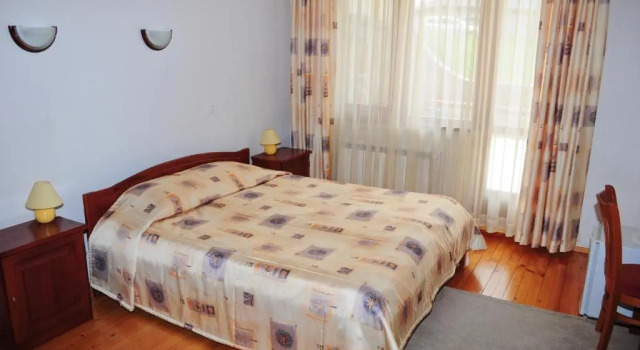 Полулюкс Kris Guest House