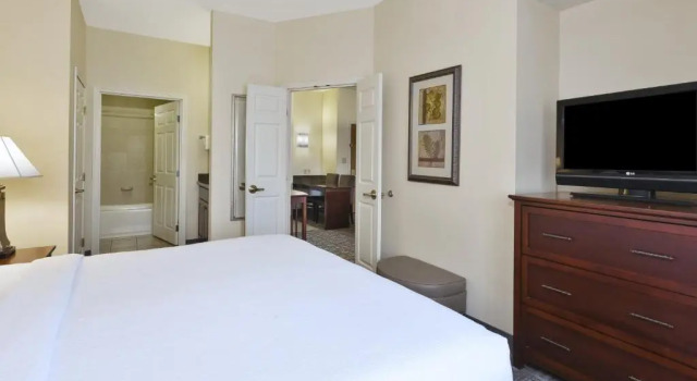 Люкс Staybridge Suites Lansing-Okemos by IHG