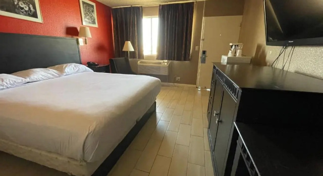 Двухместный люкс с мини-кухней Deluxe Travelodge by Wyndham Imperial - El Centro