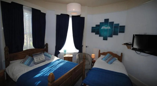Observatory Guest House, Varaa Matkakoti Hotellit Cornwall pysäköinnillä, Pysäköinti