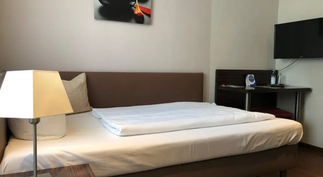 Hotel Restaurant Sonnenhof, Book Hotel Westerstede Cuxhaven