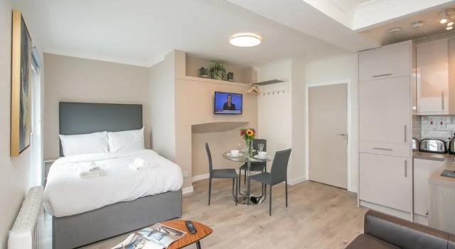 Студия Superior St Stephen's Green District Apartments 2