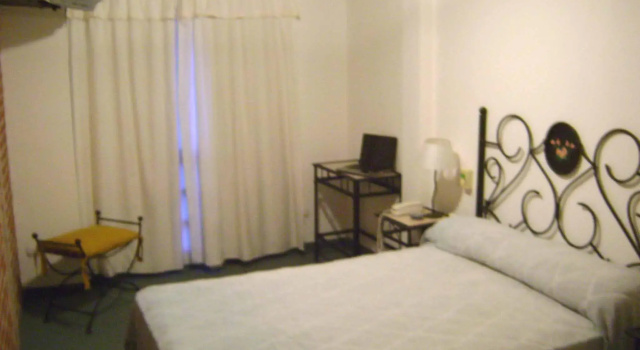 Hotel Brisolei, Rezerwuj Hotel Hotele w Buenos Aires z basenem, Basen