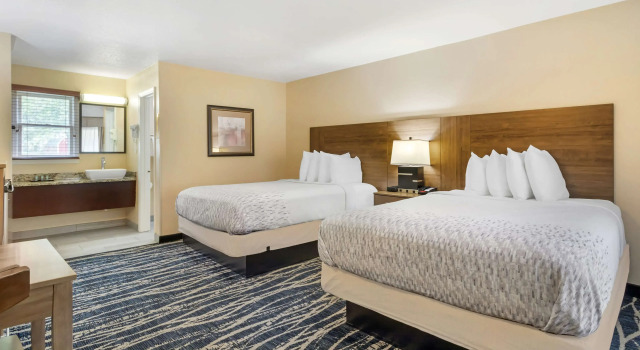 Четырёхместный номер Standard Best Western Mountainbrook Inn Maggie Valley