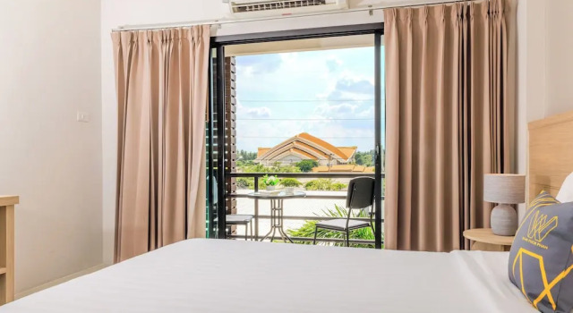 Двухместный номер Superior с балконом Baan Phor Phan Hotel