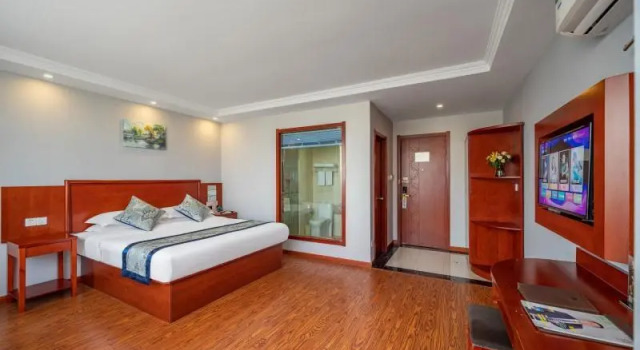 Номер Standard с видом на улицу GreenTree Eastern Hotel Yancheng High-Speed Railway Station North Bus Station